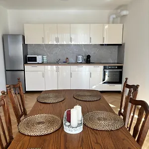 Apartmán Familyvilla, New 4 Luxury Big Apartments, Parking, Praha